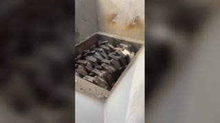 गलाने की तैयारी के लिए डबल शाफ्ट एल्युमिनियम फॉयल श्रेडर