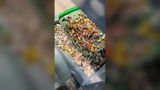 डबल शाफ्ट मेटल श्रेडर गलाने की ऊर्जा लागत को कम करता है