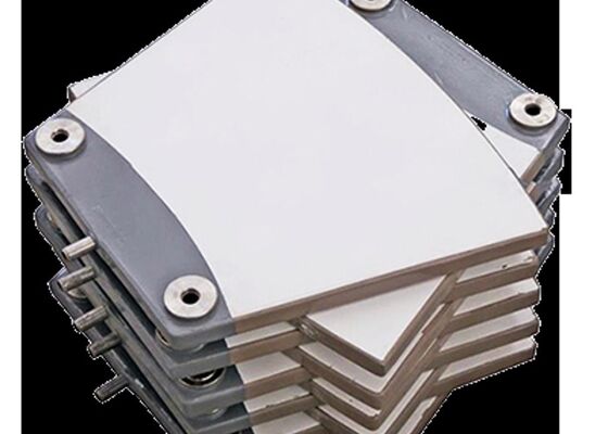 Ceramic Filter Plate Fine Filtration Performance Non Deformable Filter Media