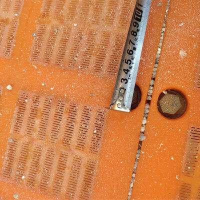 30 मिमी मोटाई उच्च घर्षण प्रतिरोध पॉलीयूरेथेन डीवॉटरिंग स्क्रीन पैनल कोयला धोने वाले संयंत्र के लिए