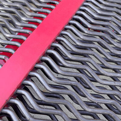 कोयला खदान की चिकनी स्क्रीनिंग के लिए एंटी क्लोजिंग सेल्फ क्लीनिंग वायर मेष