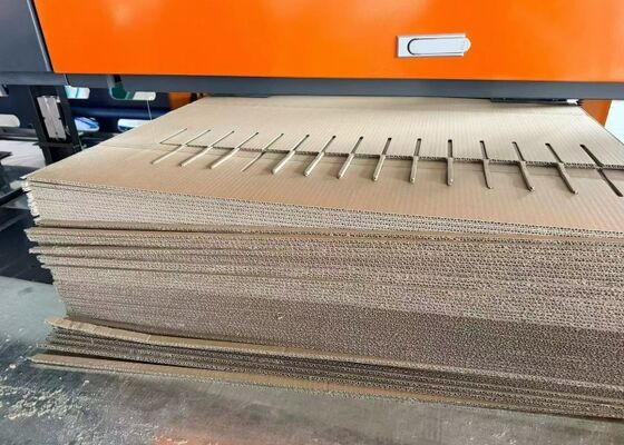 नालीदार कार्डबोर्ड / बिल्ली खरोंच के लिए सीएनसी वायर कटिंग मशीन